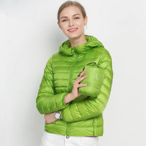 doudoune femme à capuche parka vert pomme chic tendance 2018 2019 haute qualité duvet plume ultra fine légère couleur chaude uniqlo moncler jott canada goose the north face uniclo pas cher transportable pliable en pochon porté