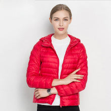 doudoune femme à capuche parka rouge flashy chic tendance 2018 2019 haute qualité duvet plume ultra fine légère couleur chaude uniqlo moncler jott canada goose the north face uniclo pas cher transportable pliable en pochon porté